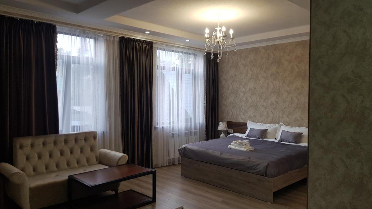 Nomad Hotel Bishkek Halal Bagian luar foto