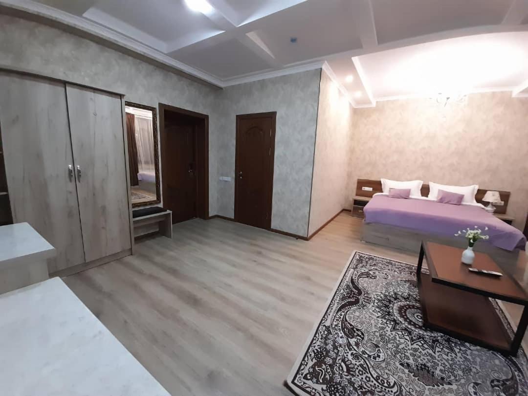 Nomad Hotel Bishkek Halal Bagian luar foto
