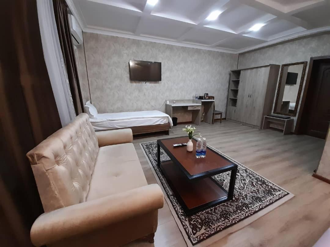 Nomad Hotel Bishkek Halal Bagian luar foto