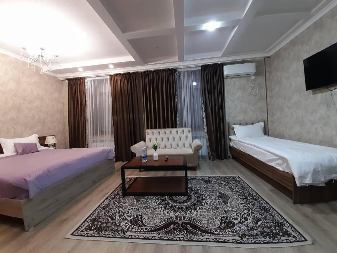 Nomad Hotel Bishkek Halal Bagian luar foto